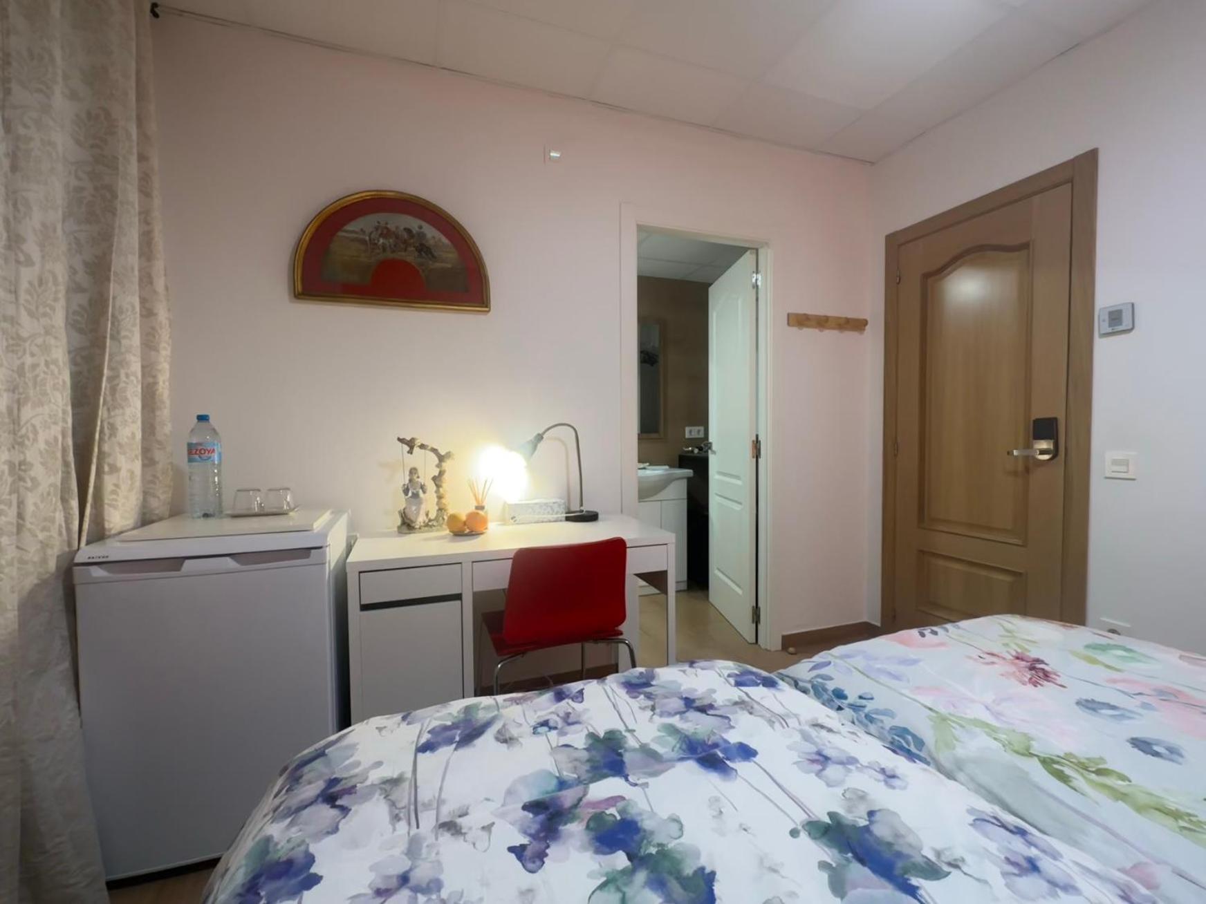 Mirador 2 Del Mercado Central - Habitacion Con Bano Privado En El Centro De La Ciudad Vella Valencia Exterior foto