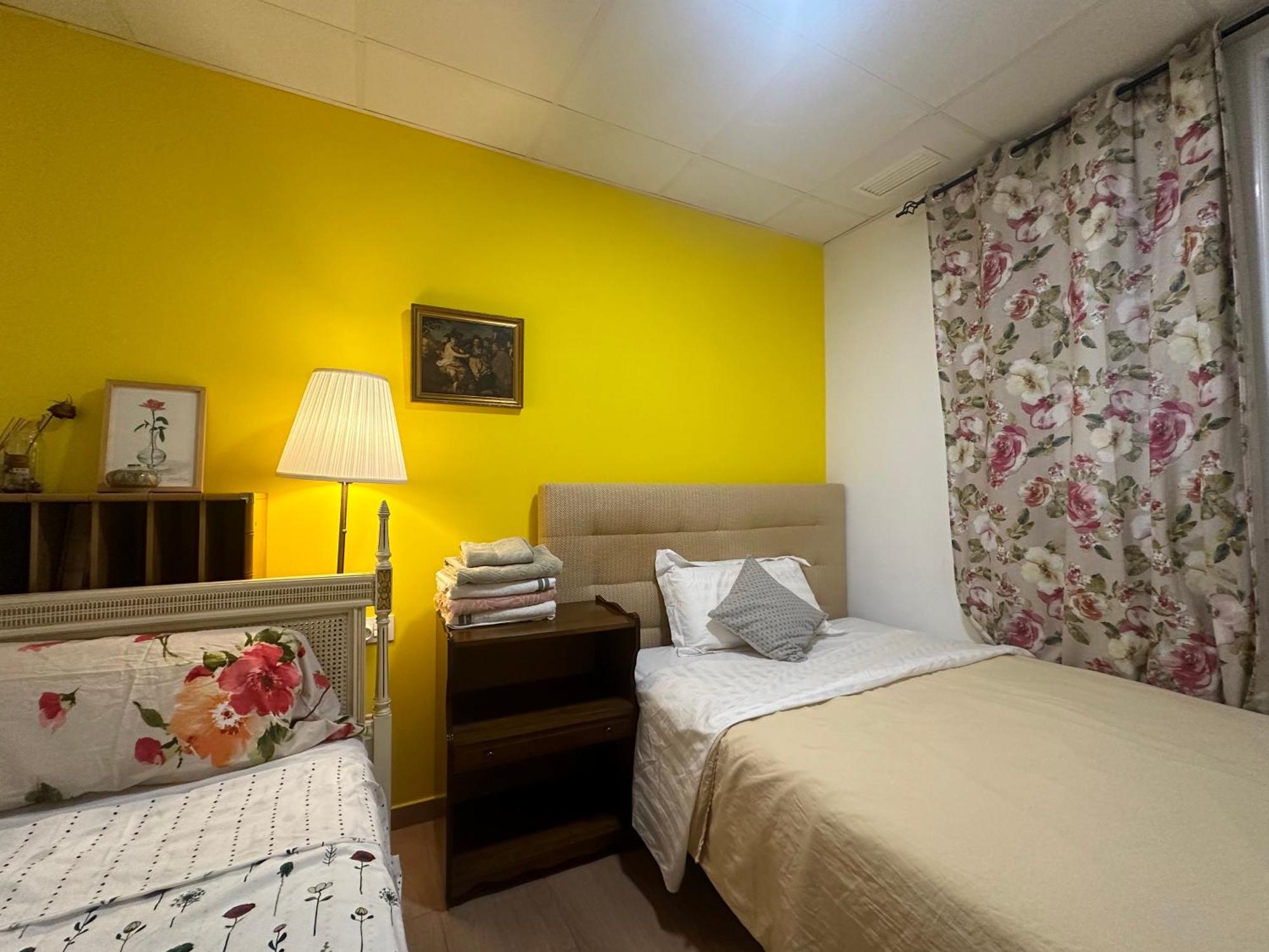 Mirador 2 Del Mercado Central - Habitacion Con Bano Privado En El Centro De La Ciudad Vella Valencia Exterior foto